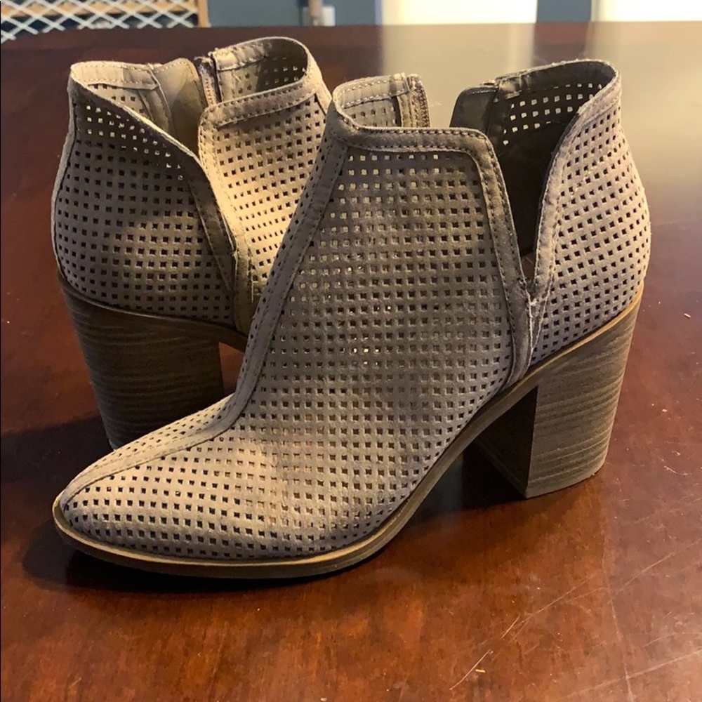 DV by Dolce Vita | Ettie Ankle Boots - Taupe